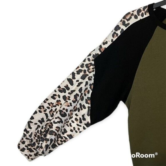 Women's Leopard Print Colorblock Long Sleeve Tunic Top Size Medium - Picture 4 of 7